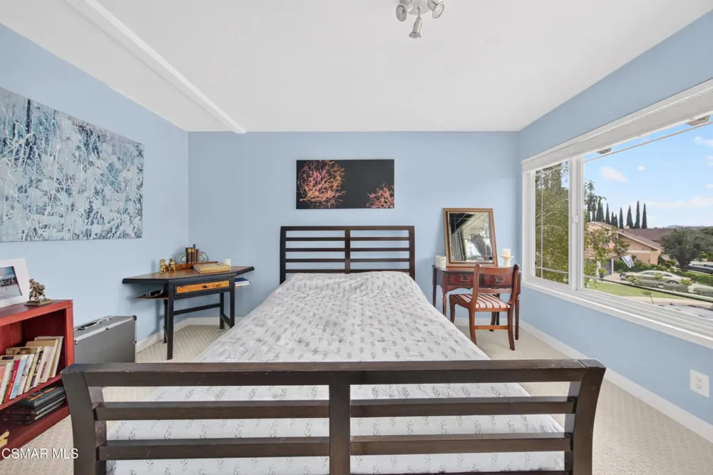 91 Albion Place Newbury Park, CA 91320
