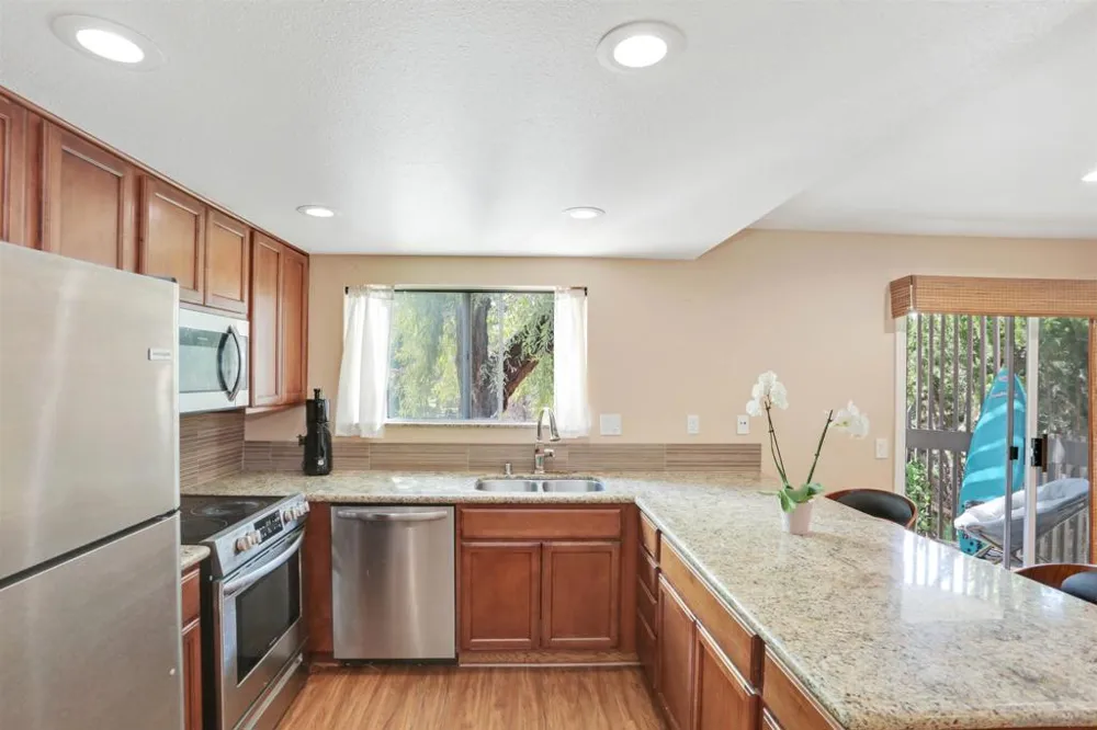 155 Rosebay #37 Encinitas, CA 92024