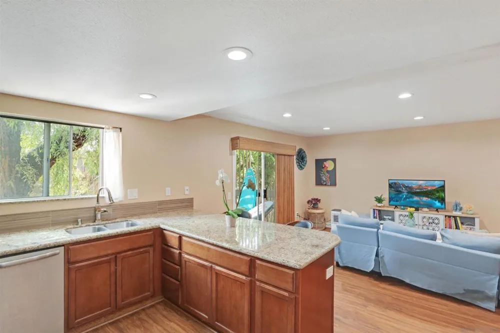 155 Rosebay #37 Encinitas, CA 92024