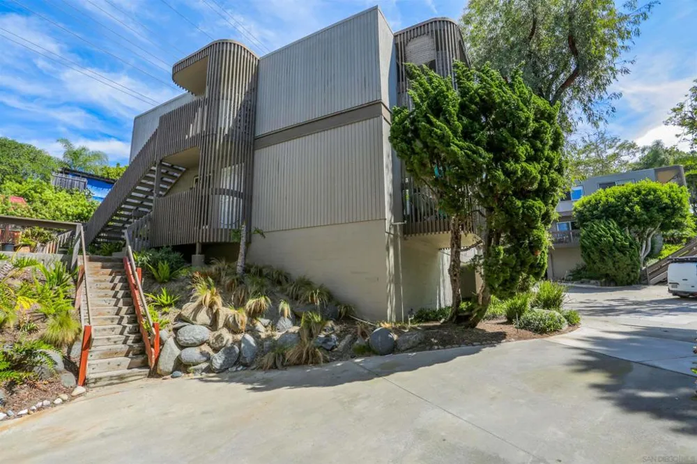 155 Rosebay #37 Encinitas, CA 92024