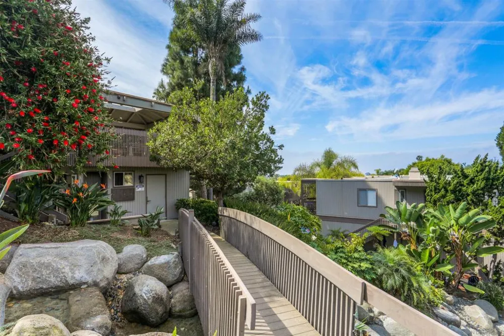 155 Rosebay #37 Encinitas, CA 92024