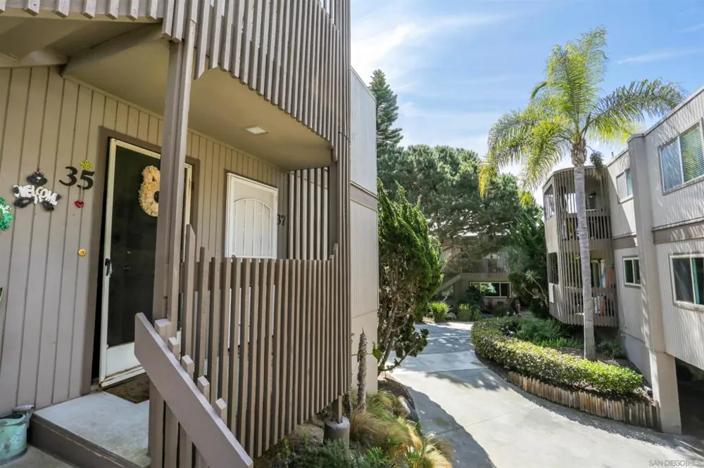 155 Rosebay #37 Encinitas, CA 92024