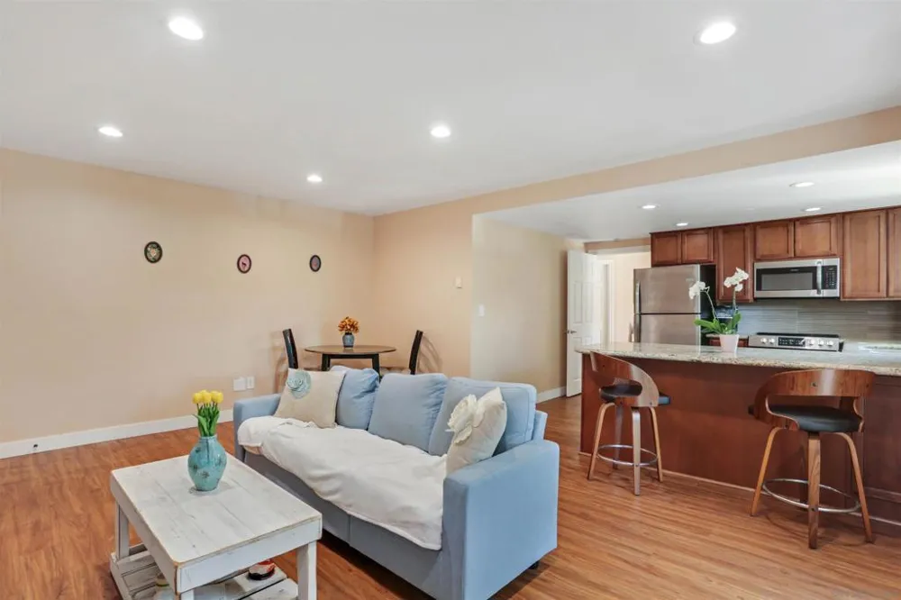 155 Rosebay #37 Encinitas, CA 92024