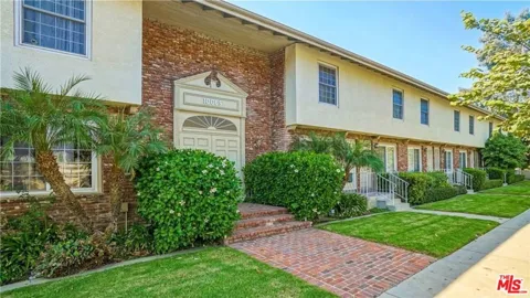 10065 De Soto Avenue #213
