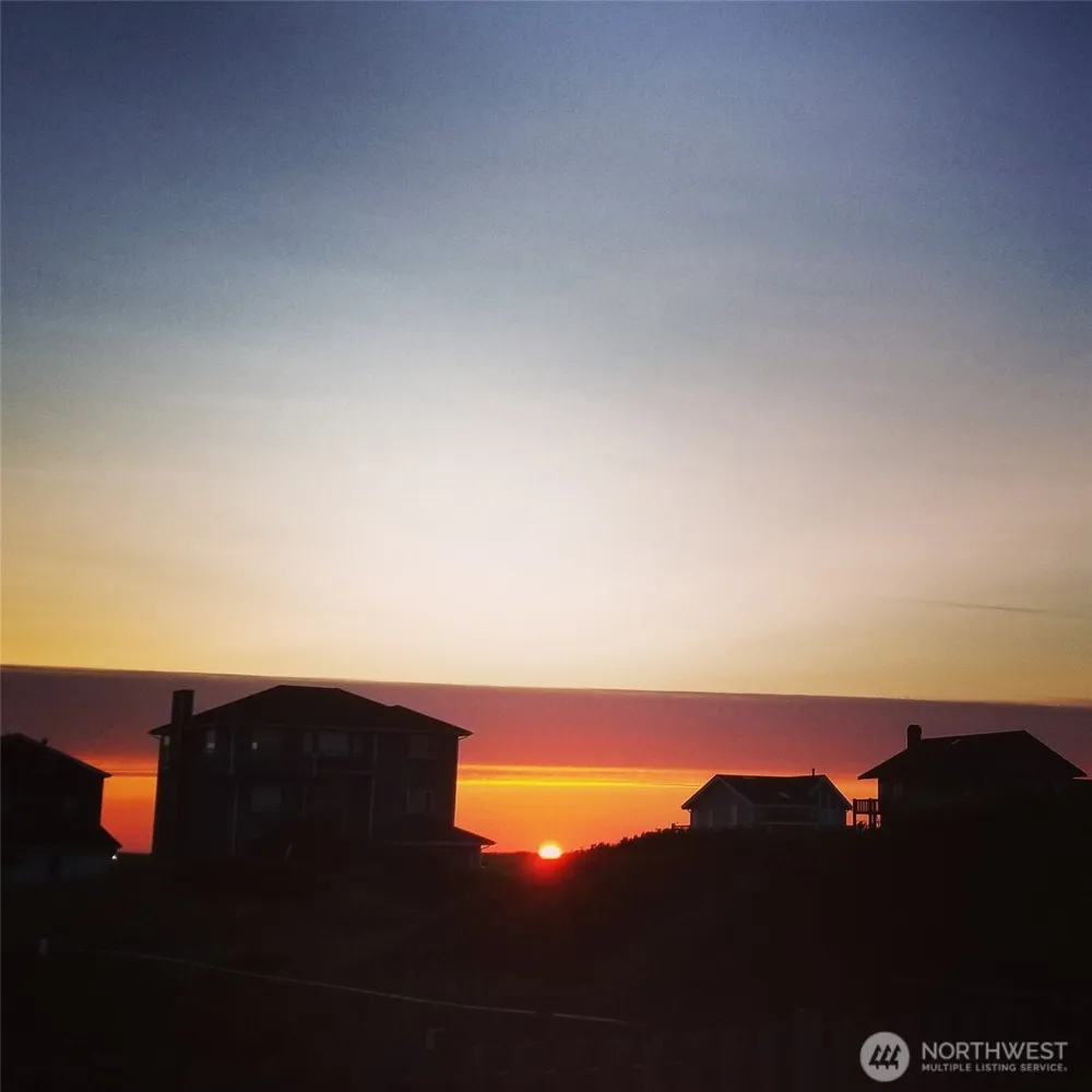 1242 Catalina Court SW Ocean Shores, WA 98569