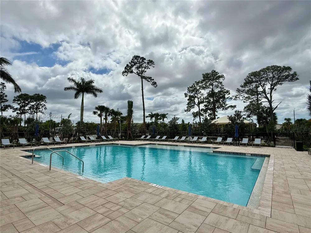4286 Efendi Drive Lantana, FL 33462