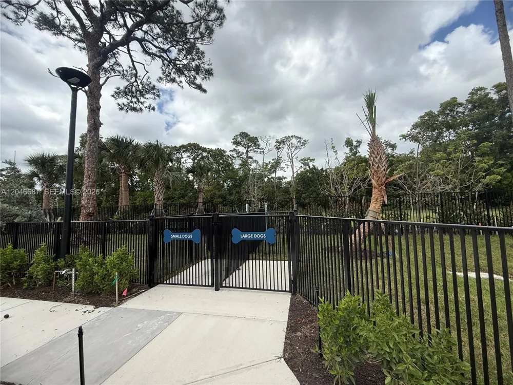 4286 Efendi Drive Lantana, FL 33462