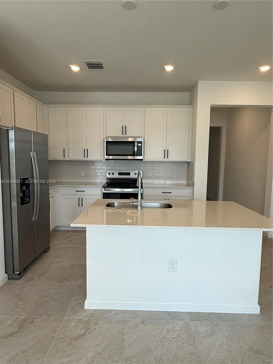 4286 Efendi Drive Lantana, FL 33462
