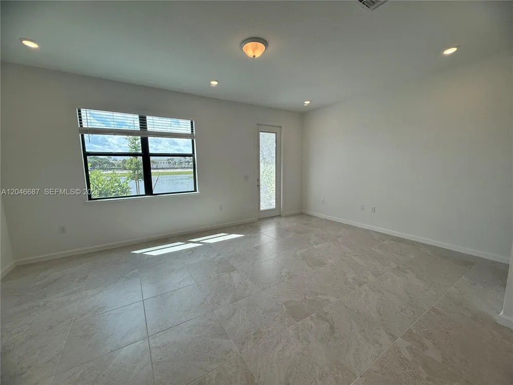 4286 Efendi Drive Lantana, FL 33462