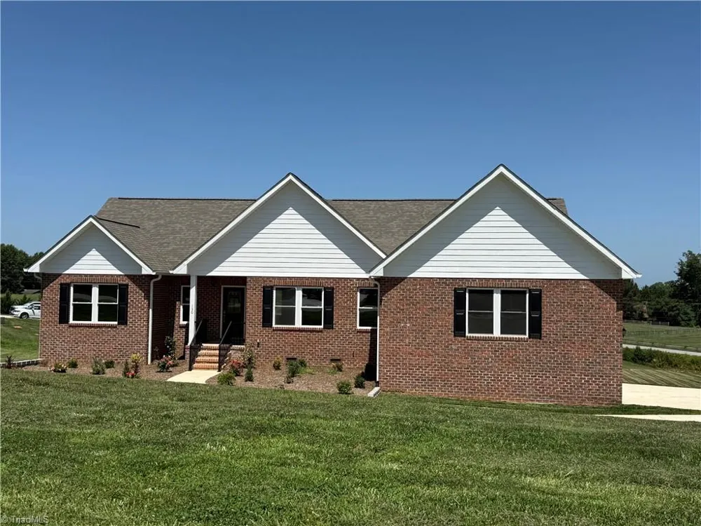 130 Oak Pointe Lane Wilkesboro, NC 28697