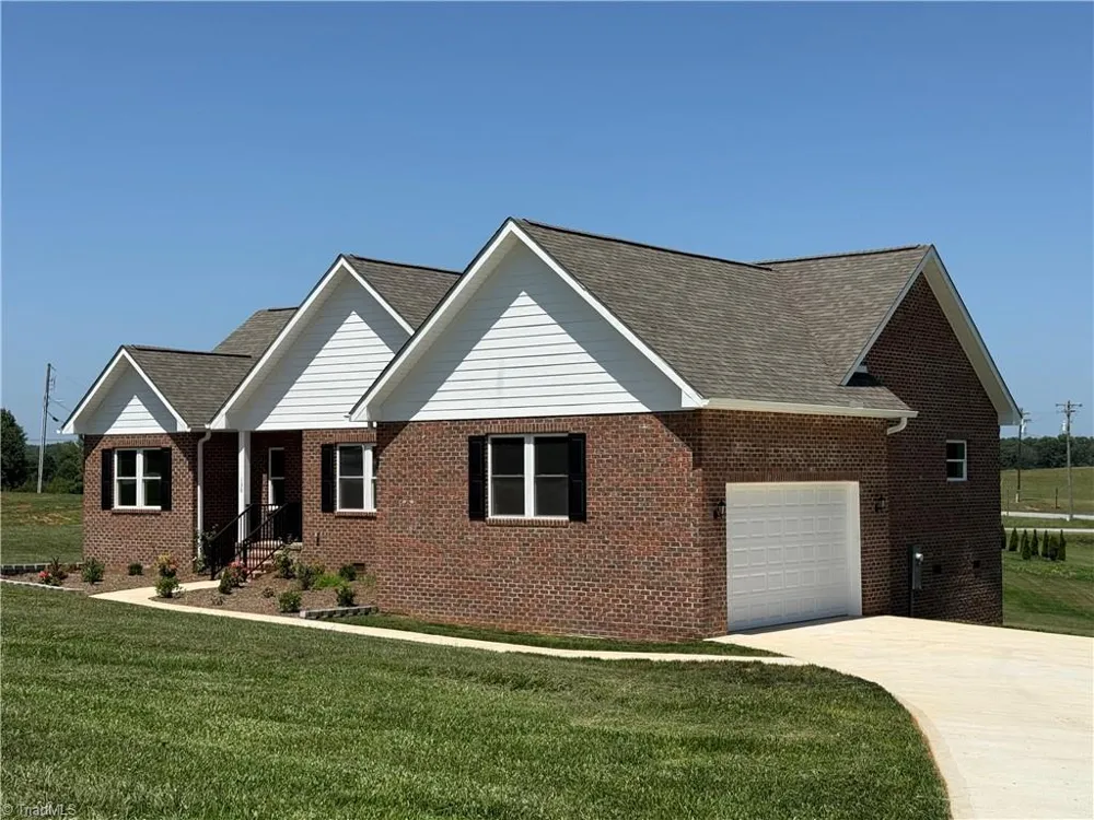 130 Oak Pointe Lane Wilkesboro, NC 28697