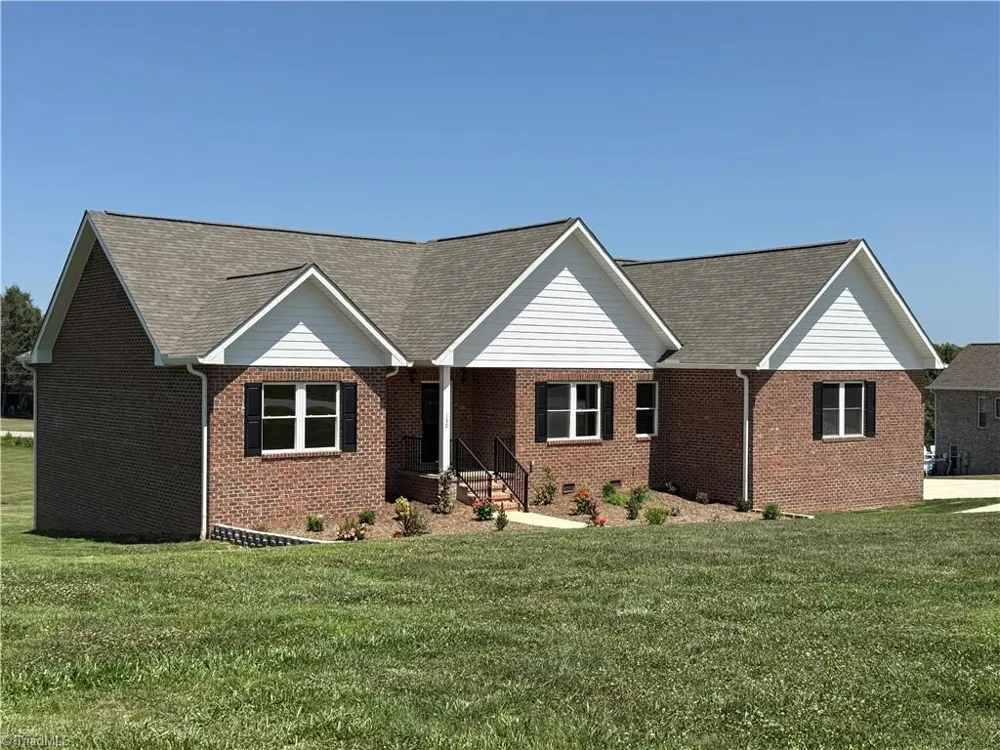 130 Oak Pointe Lane Wilkesboro, NC 28697