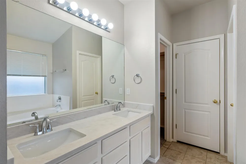 4725 Tello Path Austin, TX 78749