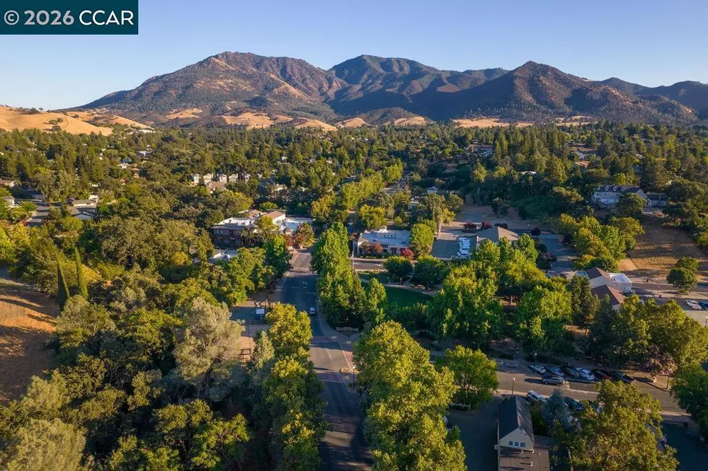3051 Miwok Way Clayton, CA 94517