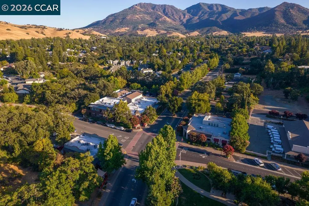 3051 Miwok Way Clayton, CA 94517