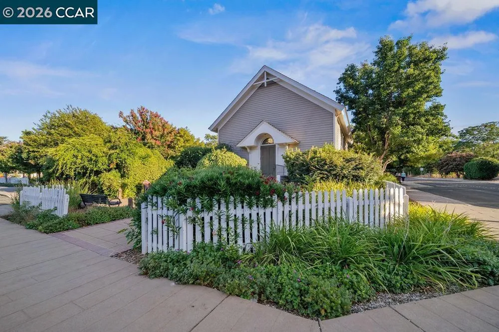 3051 Miwok Way Clayton, CA 94517