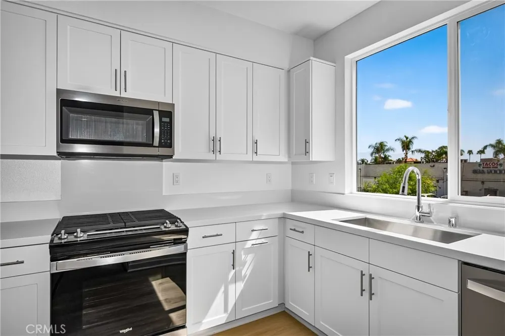 1174 Santo Antonio Colton, CA 92324