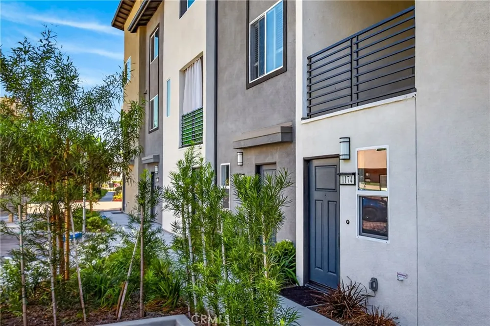 1174 Santo Antonio Colton, CA 92324