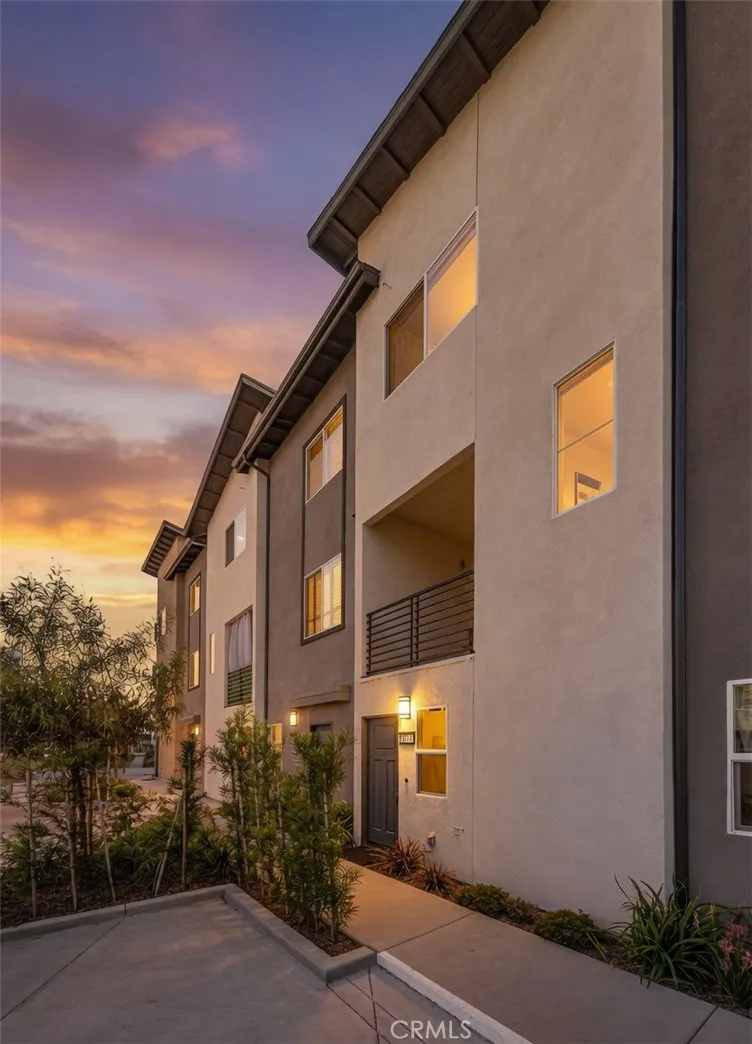 1174 Santo Antonio Colton, CA 92324