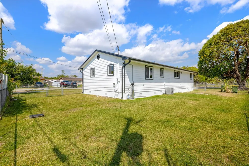 1867 NW 8TH AVENUE Homestead, FL 33030