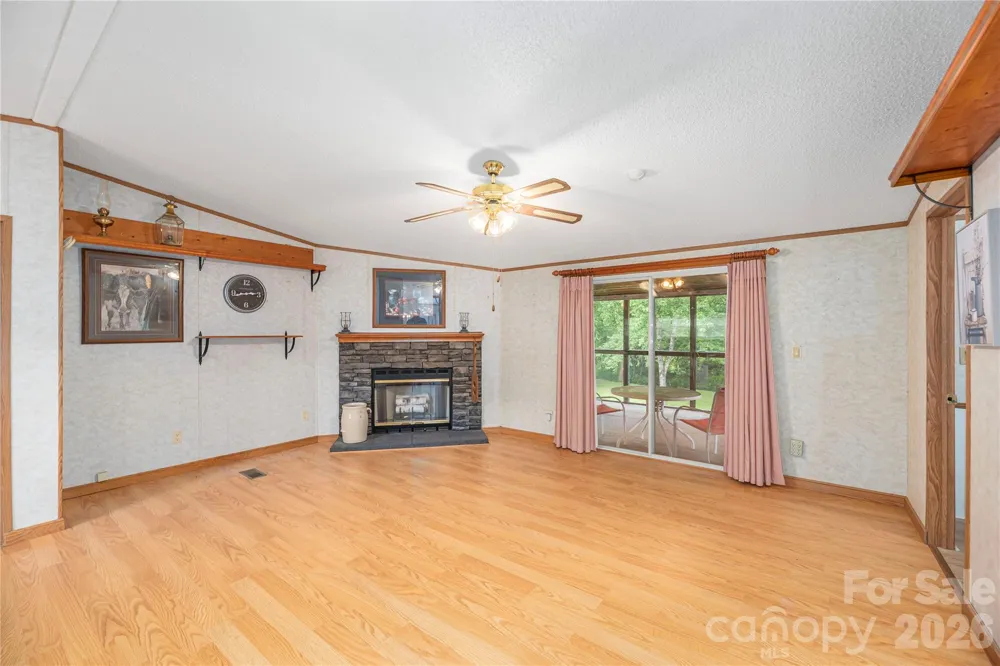 992 Brickyard Road Horse Shoe, NC 28742