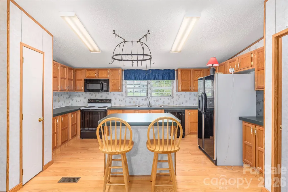 992 Brickyard Road Horse Shoe, NC 28742