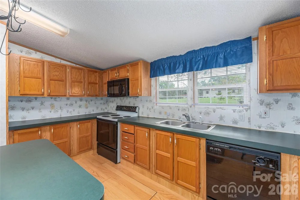 992 Brickyard Road Horse Shoe, NC 28742