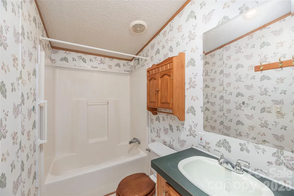 992 Brickyard Road Horse Shoe, NC 28742