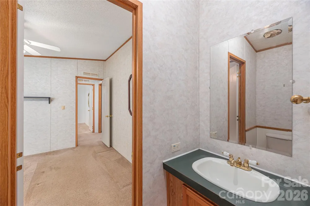 992 Brickyard Road Horse Shoe, NC 28742