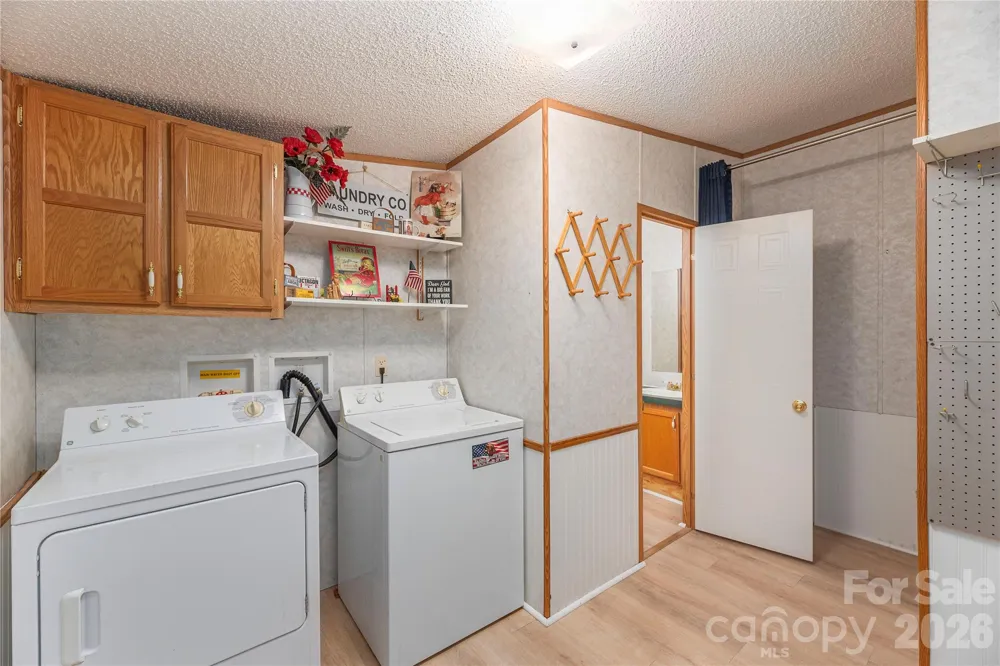 992 Brickyard Road Horse Shoe, NC 28742