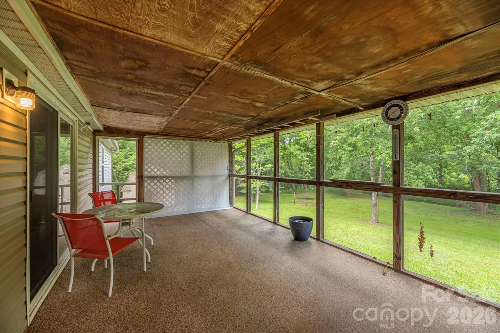 992 Brickyard Road Horse Shoe, NC 28742