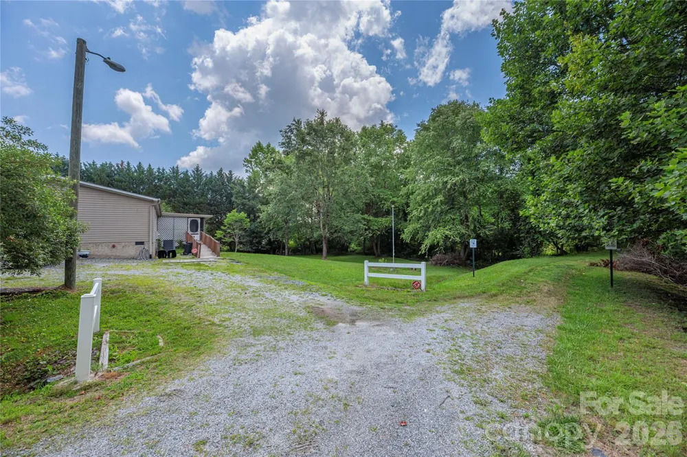 992 Brickyard Road Horse Shoe, NC 28742