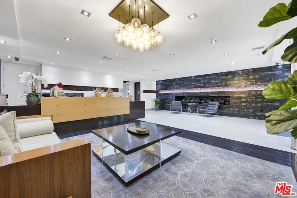 432 Oakhurst Drive #402 Beverly Hills, CA 90210