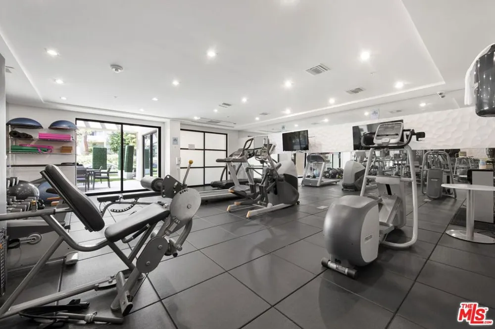 432 Oakhurst Drive #402 Beverly Hills, CA 90210