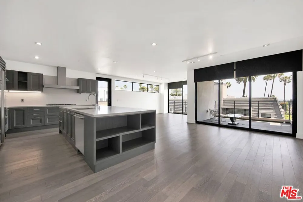 432 Oakhurst Drive #402 Beverly Hills, CA 90210