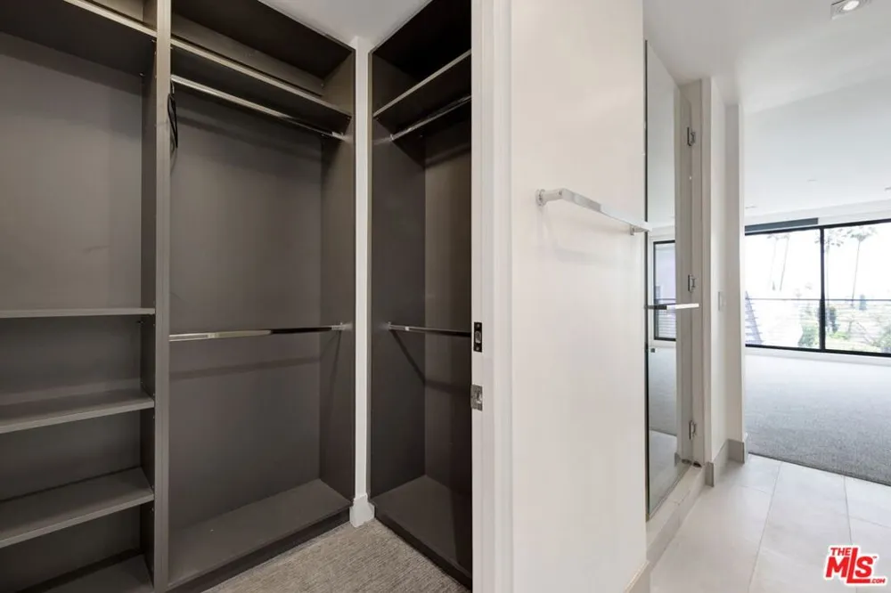 432 Oakhurst Drive #402 Beverly Hills, CA 90210