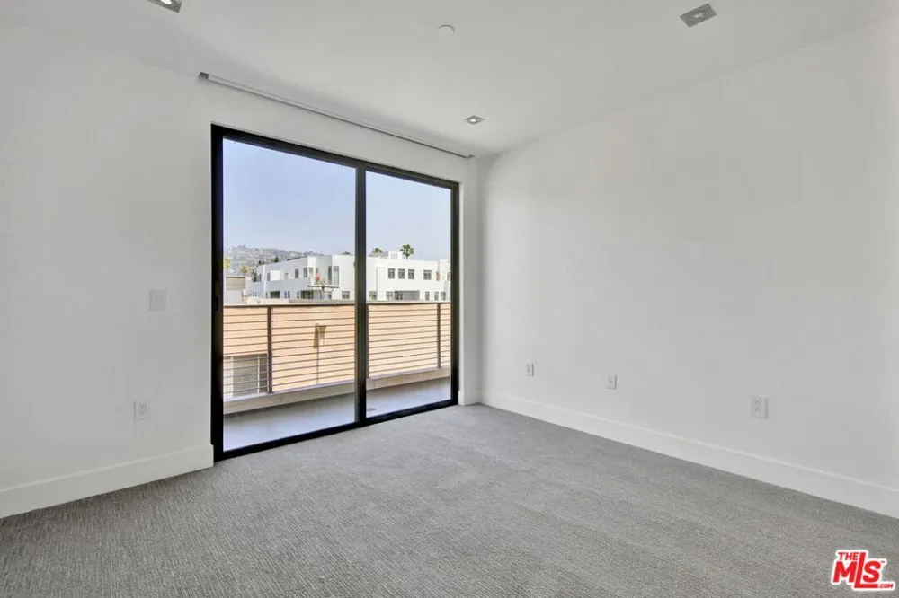 432 Oakhurst Drive #402 Beverly Hills, CA 90210
