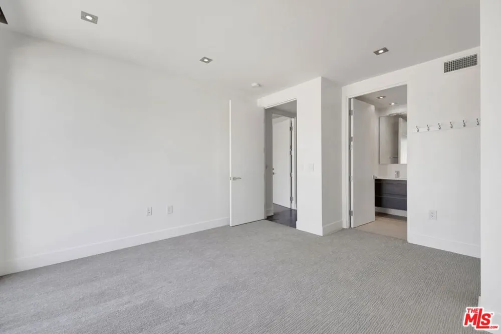 432 Oakhurst Drive #402 Beverly Hills, CA 90210