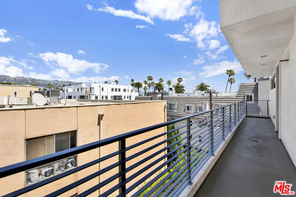 432 Oakhurst Drive #402 Beverly Hills, CA 90210