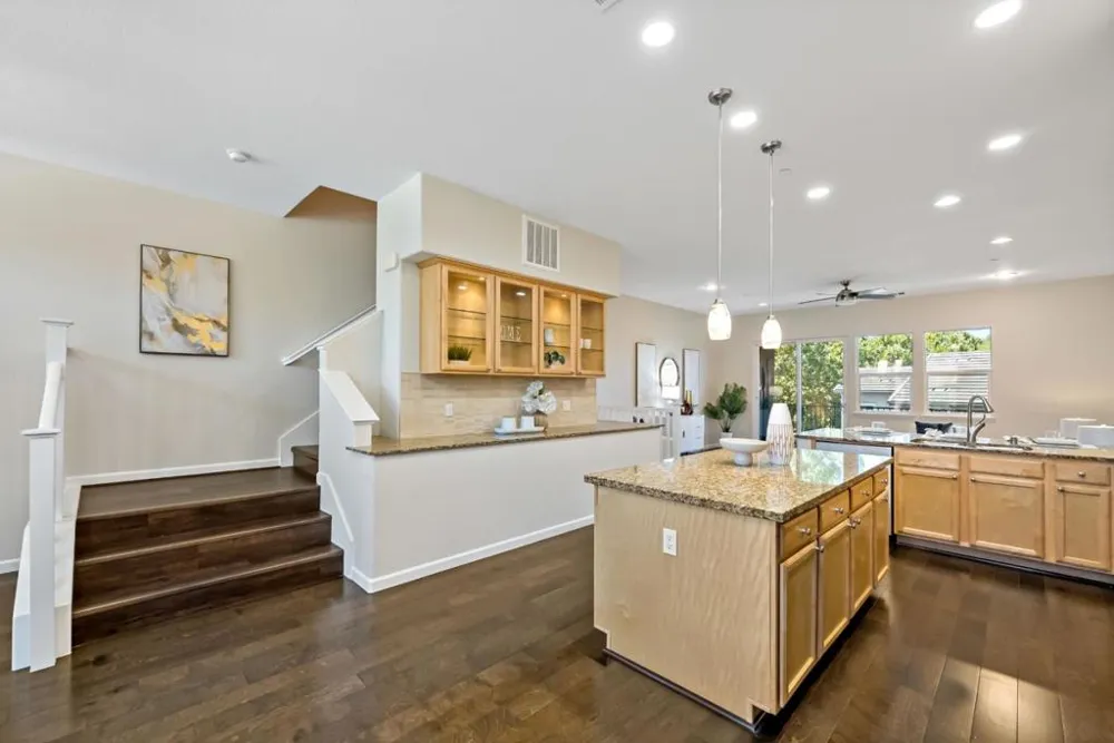 3035 Ruby Avenue San Jose, CA 95135