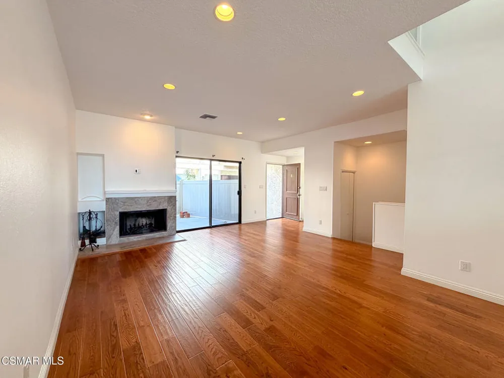 18242 Burbank Boulevard #8 Tarzana, CA 91356