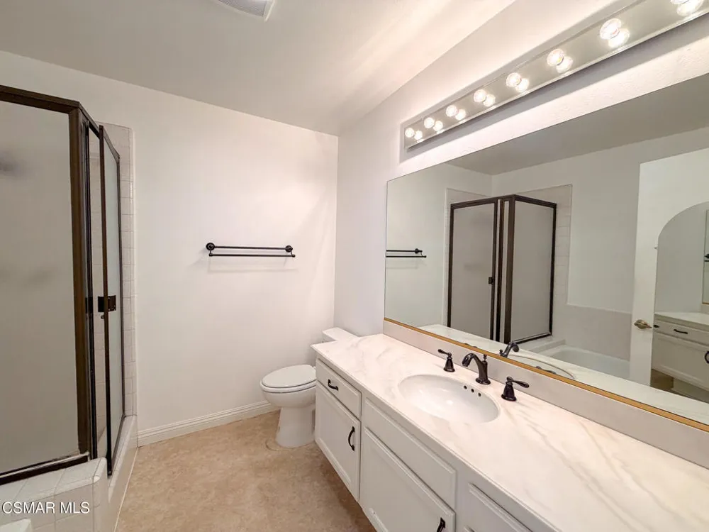 18242 Burbank Boulevard #8 Tarzana, CA 91356