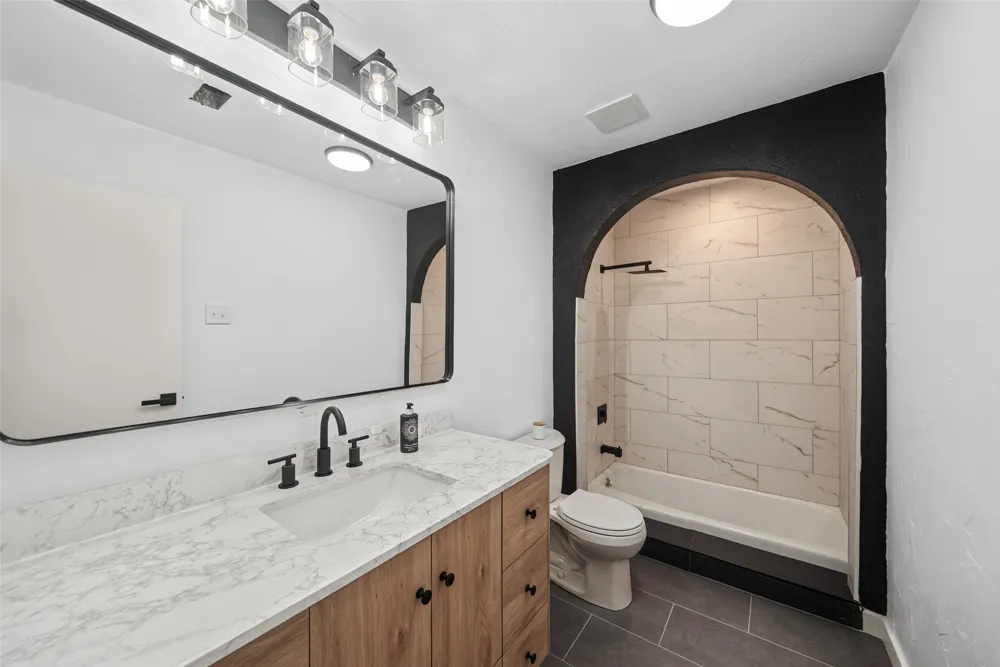 1413 Lamplighter Lane Edgecliff Village, TX 76134