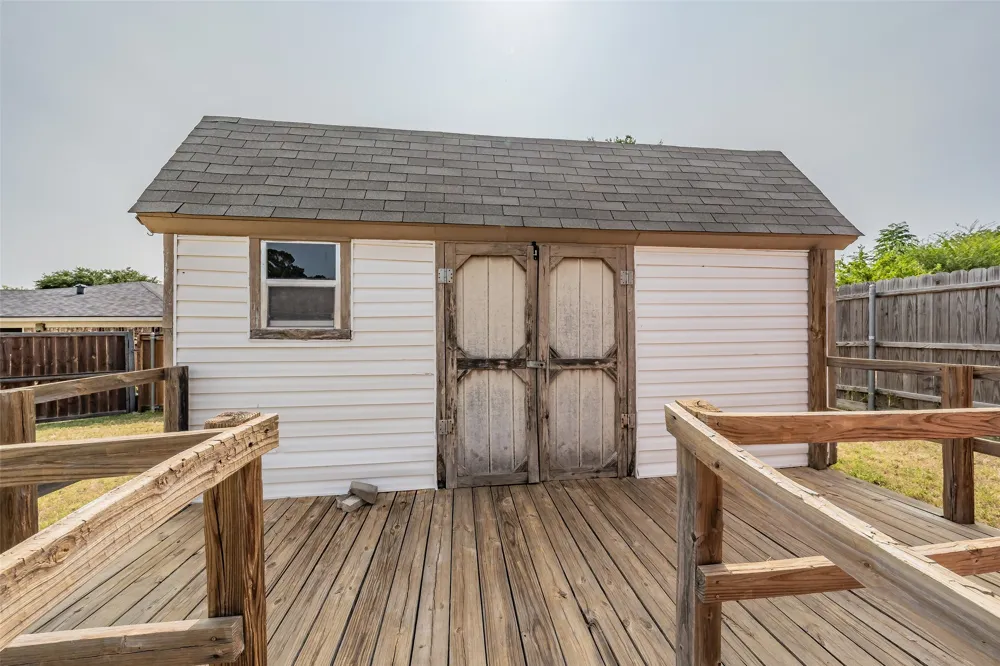 1413 Lamplighter Lane Edgecliff Village, TX 76134