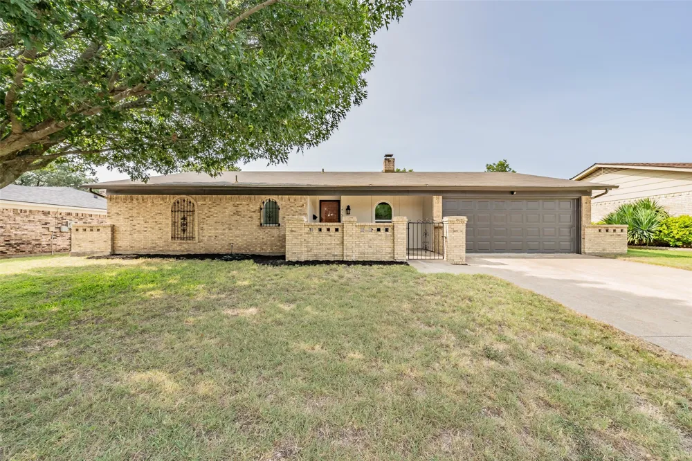 1413 Lamplighter Lane Edgecliff Village, TX 76134