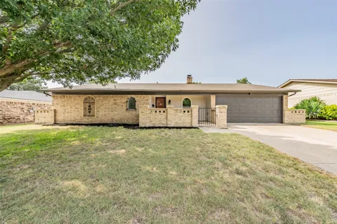 1413 Lamplighter Lane