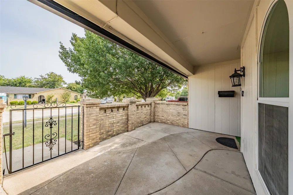 1413 Lamplighter Lane Edgecliff Village, TX 76134