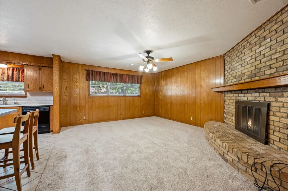 1332 Brookside Drive Hurst, TX 76053