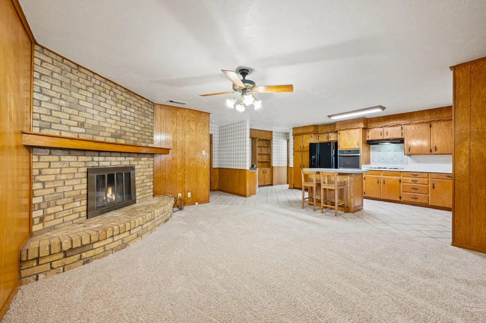 1332 Brookside Drive Hurst, TX 76053