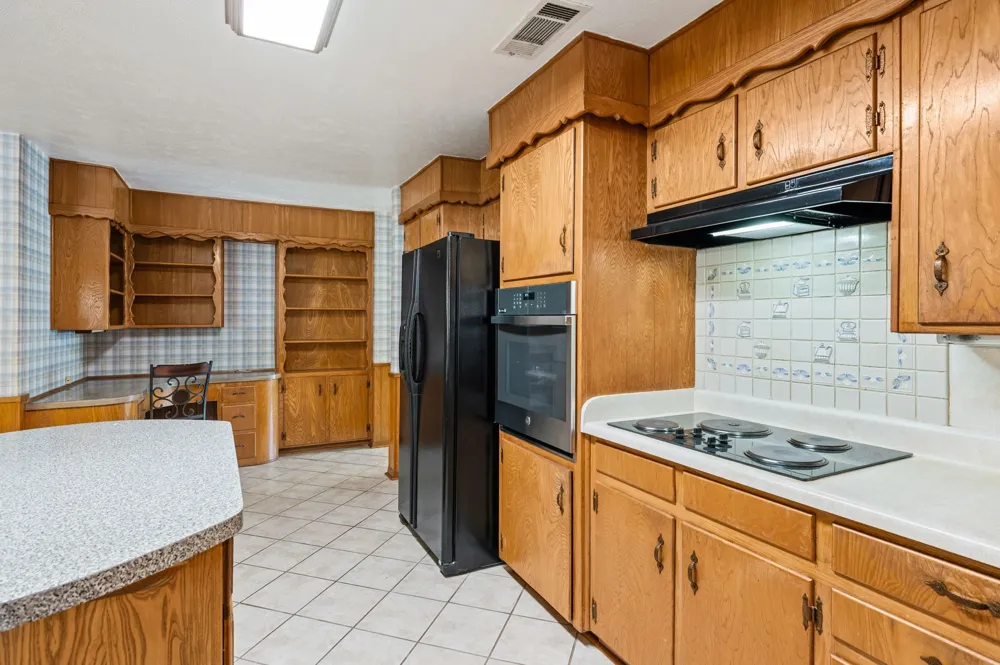 1332 Brookside Drive Hurst, TX 76053